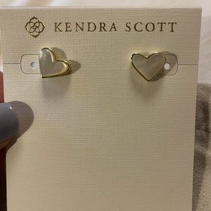Rare Kendra Scott Tiff's Treats Ari Heart Earrings